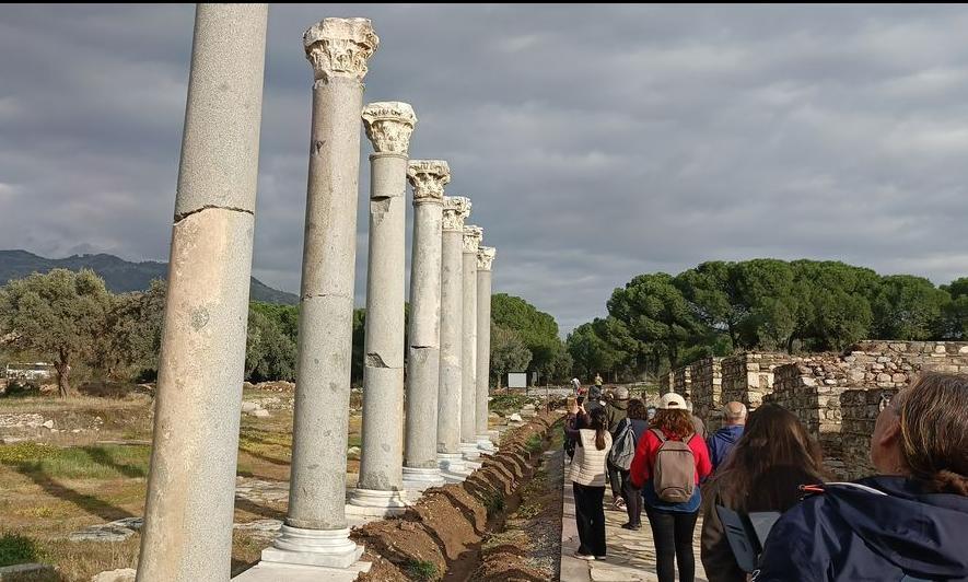 Tralleis’te tarihi antik kentin gizemli rotalarını keşfettiler