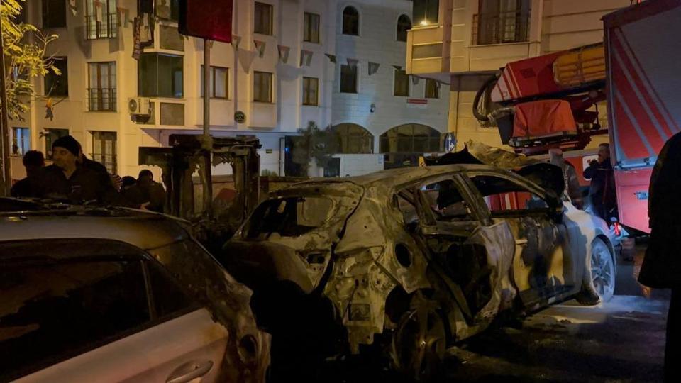 İki araç alevlere teslim oldu