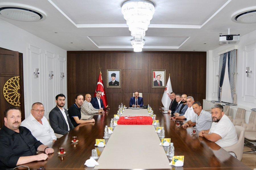 Aydın Çiftçisi Vali Canbolat ile bir araya geldi