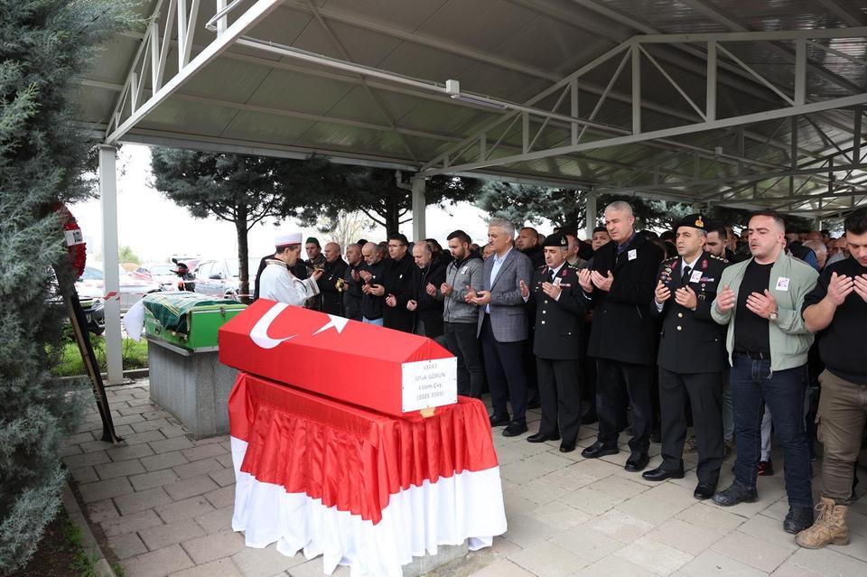 Kalp krizi geçiren uzman çavuş toprağa verildi