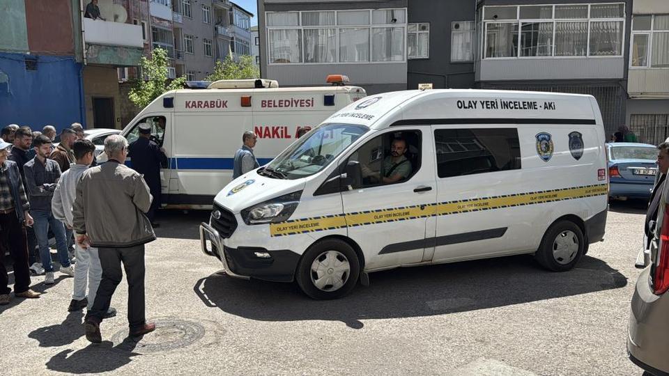 Yalnız yaşayan adam evinde ölü bulundu