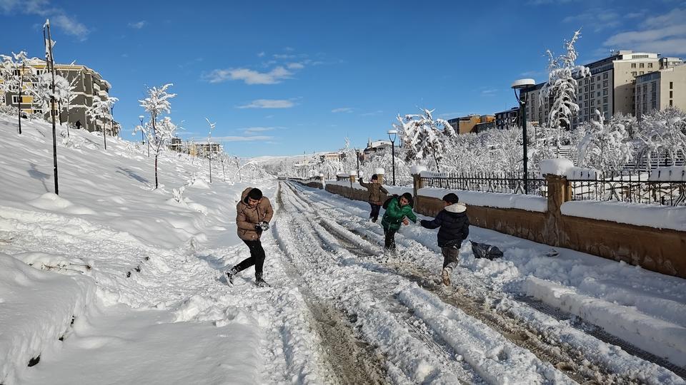 Muş'ta eğitime kar engeli: Okullar 1 gün tatil edildi