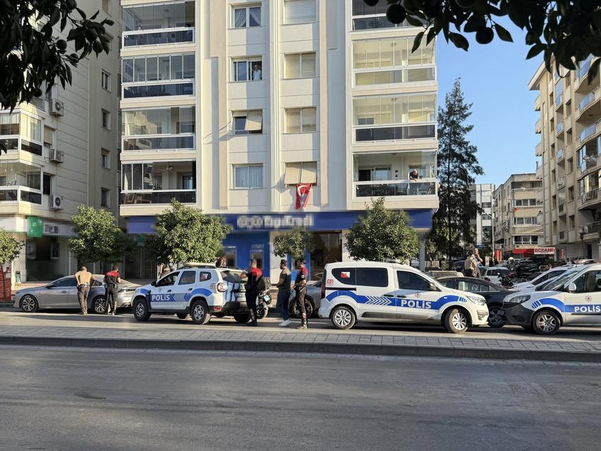 Bankada soygun girişimi iddiası polisi alarma geçirdi