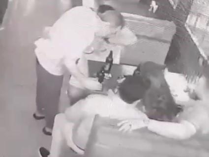 Hesaba itiraz edince ortalık karıştı! Cinayet anı kameraya yansıdı