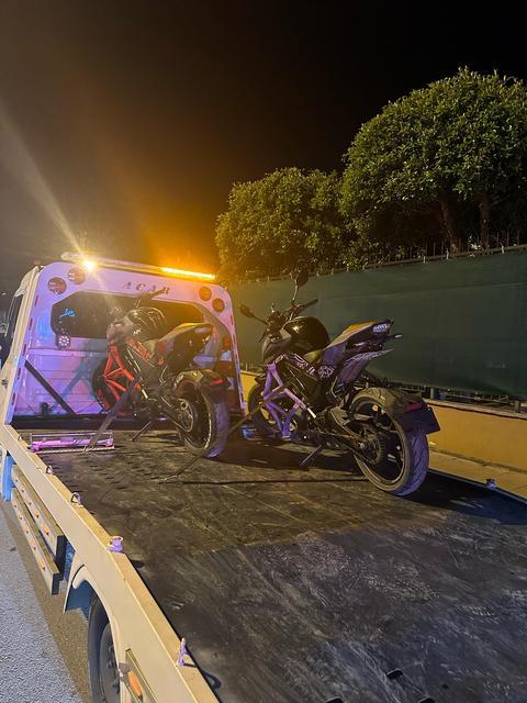 MOTOSİKLETLE TEK TEKER ÜZERİNDE GİTMENİN CEZASI AĞIR OLDU