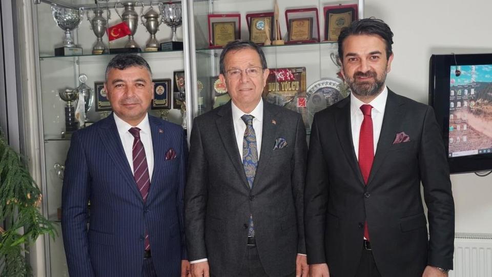 AYOSK'ta bayrak değişimi