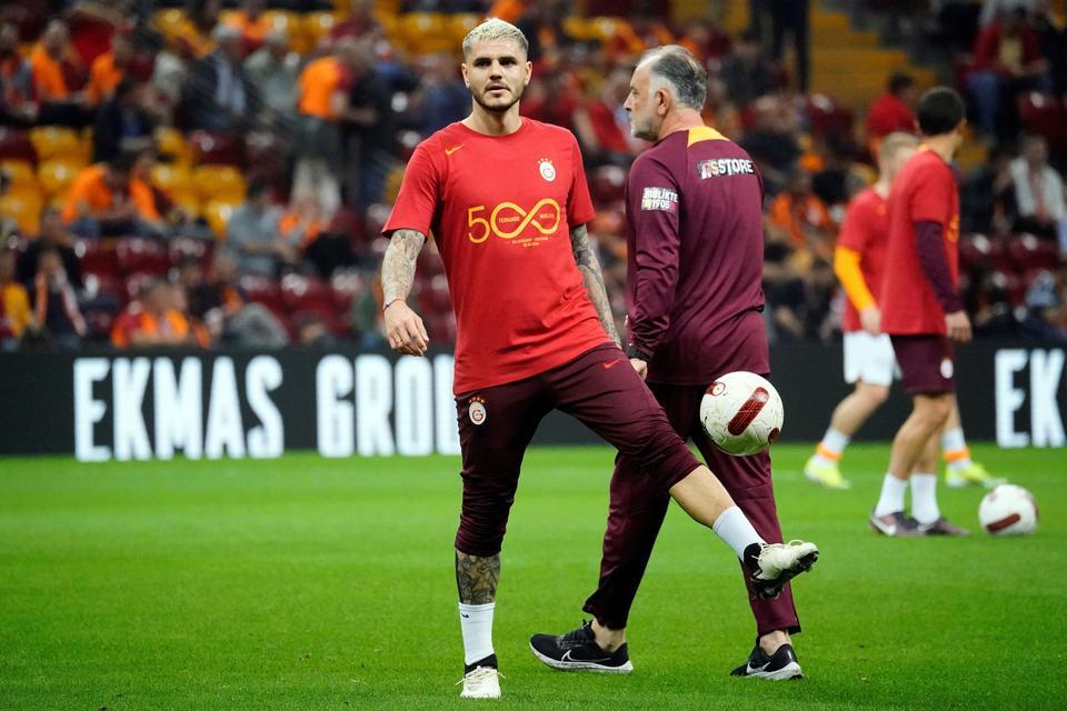 Uzun yıllardır sarı-kırmızılıların kalesini koruyan Muslera, takımla yaşadığı birçok başarının yanında kişisel olarak da kulüp tarihinde önemli bir konumda yer alıyor.