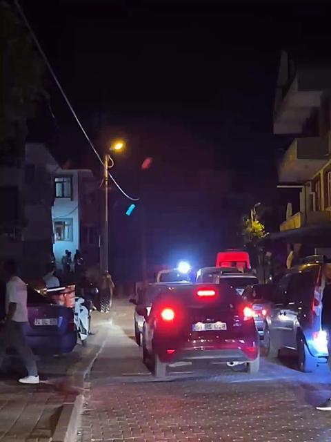 Eski karısını ve üvey kızını bıçakla yaraladı