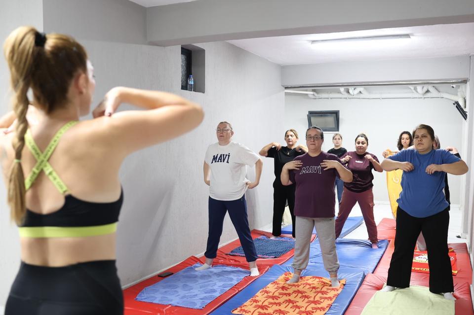 Efeler’de otizmli bireylere ve ailelerine çok yönlü destek