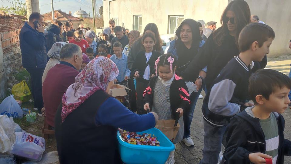 BİNLERCE ÇOCUK BAYRAM COŞKUSUNU 4 ASIRLIK GELENEKLERİYLE YAŞADI