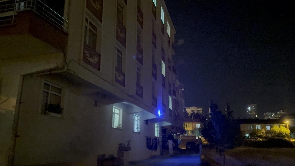 Pencereden düşen küçük çocuk kurtarılamadı