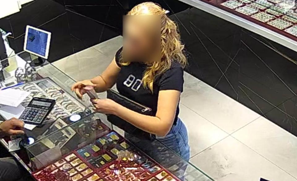 Sahte altınla dolandırıcılık yaptı