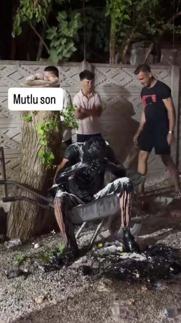 Gelenek değil, eziyet: Damadın üstüne motor yağı döktüler