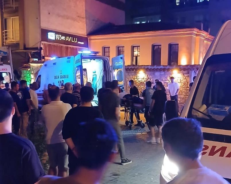 Restorana düzenlenen silahlı saldırıda 5 kişi yaralandı