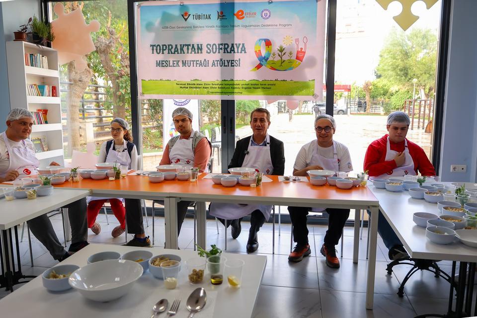 Başkan Yetişkin özel bireylerle üretmenin değerini paylaştı