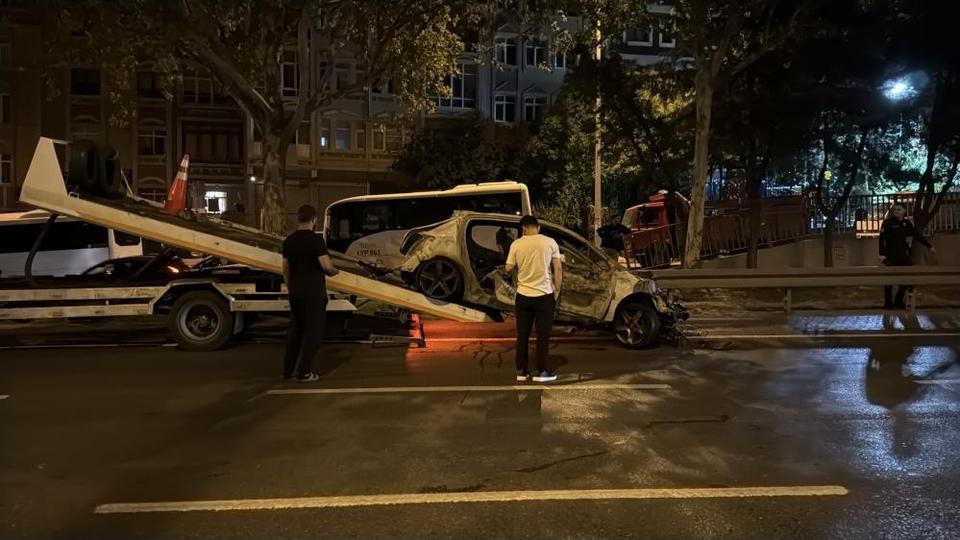 Kazan yapan araç alev aldı: 5 yaralı