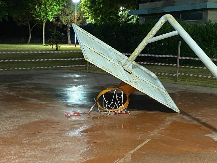 Pota devrildi, 17 yaşındaki genç yaralandı