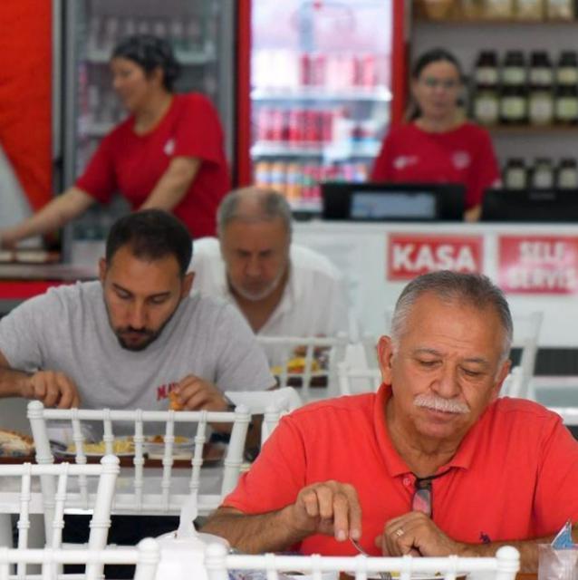 "Efeler'de kimse yalnız değil"