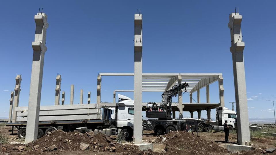 Beton blok altında kalan ikinci işçi, 3 günlük yaşam mücadelesini kaybetti
