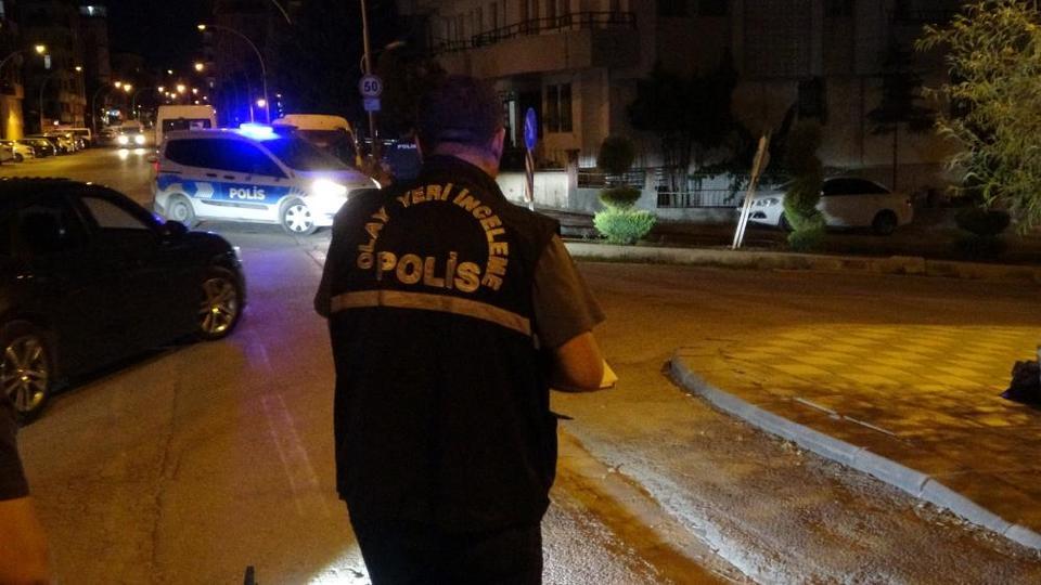 Silahlı ve bıçaklı kavga: 1 yaralı