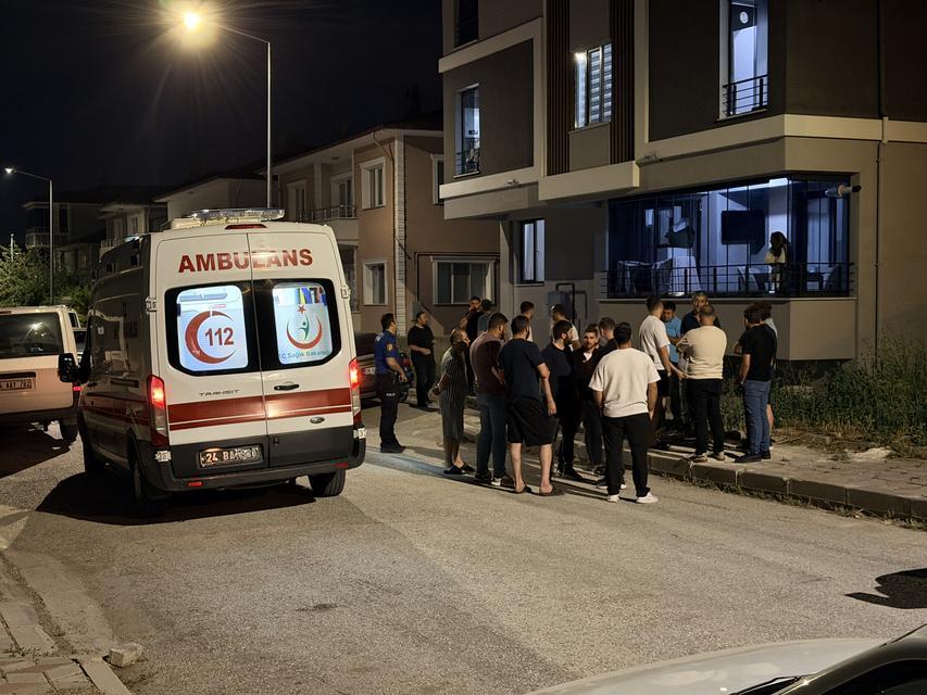 Eski eşini ve yanındaki adamı öldürdü
