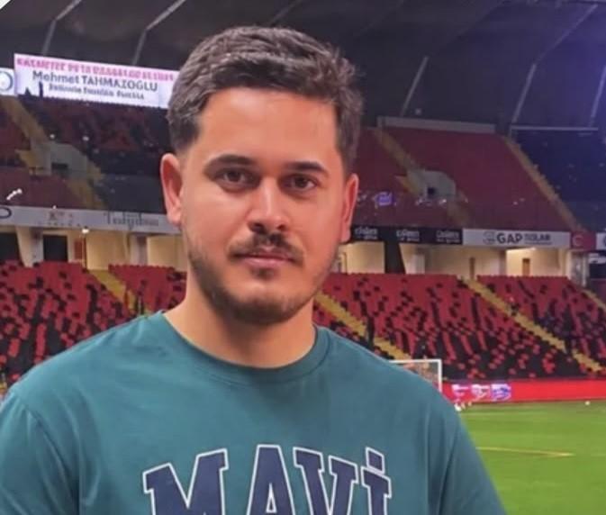 Sınava giderken kazada ölen genç toprağa verildi