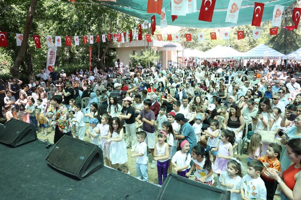 EFELER'İN MİNİKLERİ ÇOCUK ŞENLİĞİ'NDE BİR ARAYA GELDİ