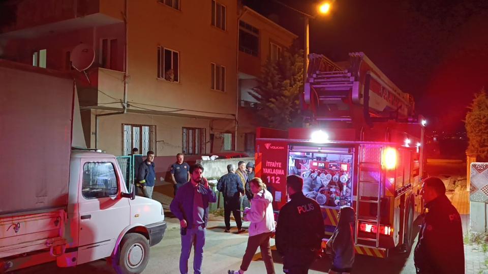 Eski eşinin evine molotofkokteyli attı