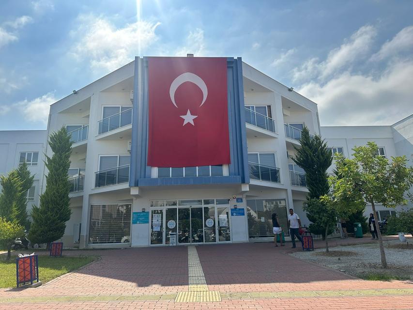 Sınava geç kalan adaylar içeri alındı