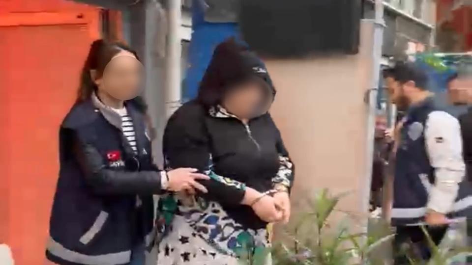 BURSA'DA FUHUŞ OPERASYONU: 21 KADIN KURTARILDI, 12 ŞÜPHELİ GÖZALTINA ALINDI