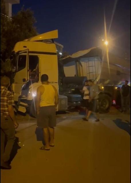 Tır sürücüsü uyudu, ortalık savaş alanına döndü