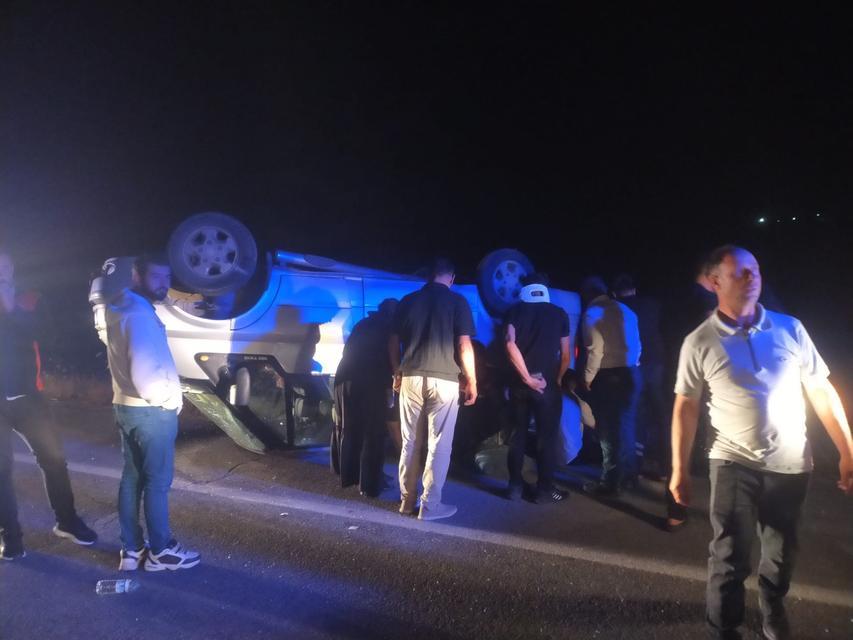 Minibüs devrildi: 7 yaralı