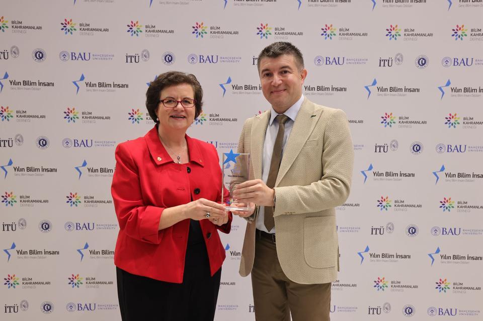 ADÜ’lü akademisyene büyük gurur: Yılın Genç Bilim İnsanı seçildi