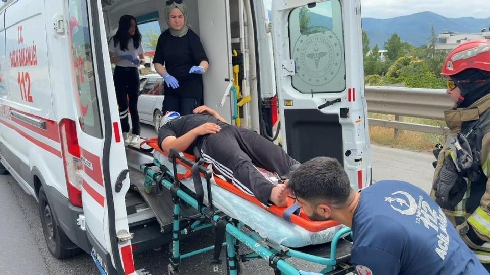 Tır ile kamyon çarpıştı: 1 kişi yaralandı