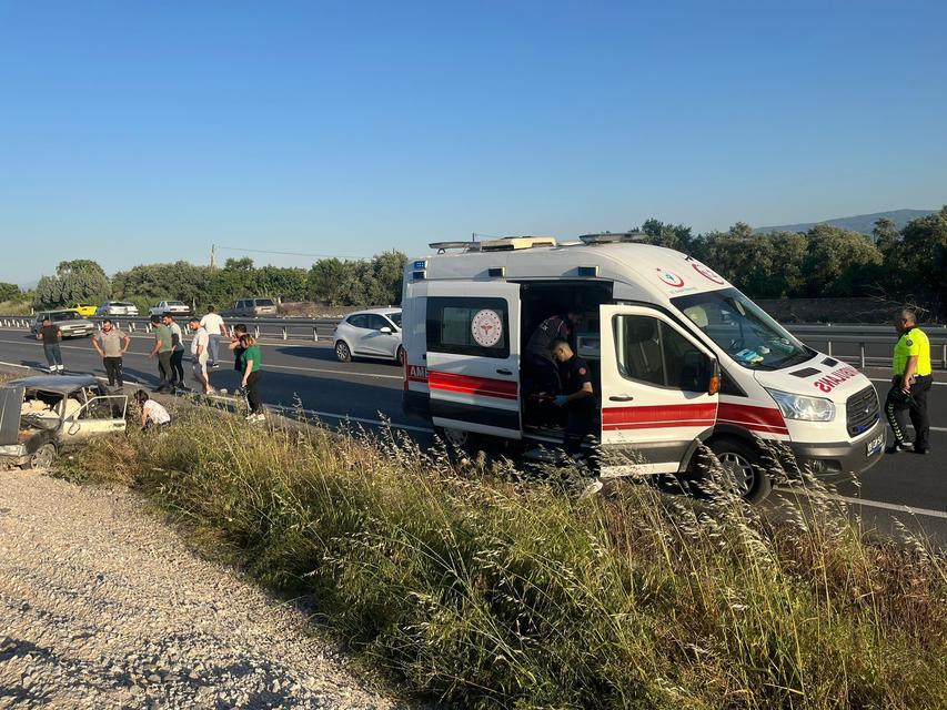 OTOMOBİL TAKLA ATTI, SÜRÜCÜ YARALANDI
