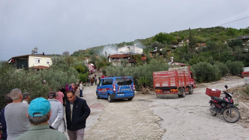BENZİN İLE OCAKTA ODUN YAKMAK İSTERKEN EVİ YAKTI MANAVGAT'TA KARGİR KÖY EVİ YANDI, SAHİBİ YARALANDI