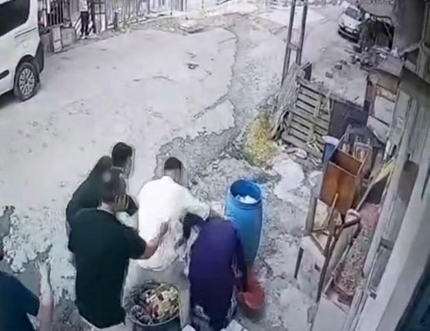 70 yaşındaki kadının camlarını kırıp darp ettiler