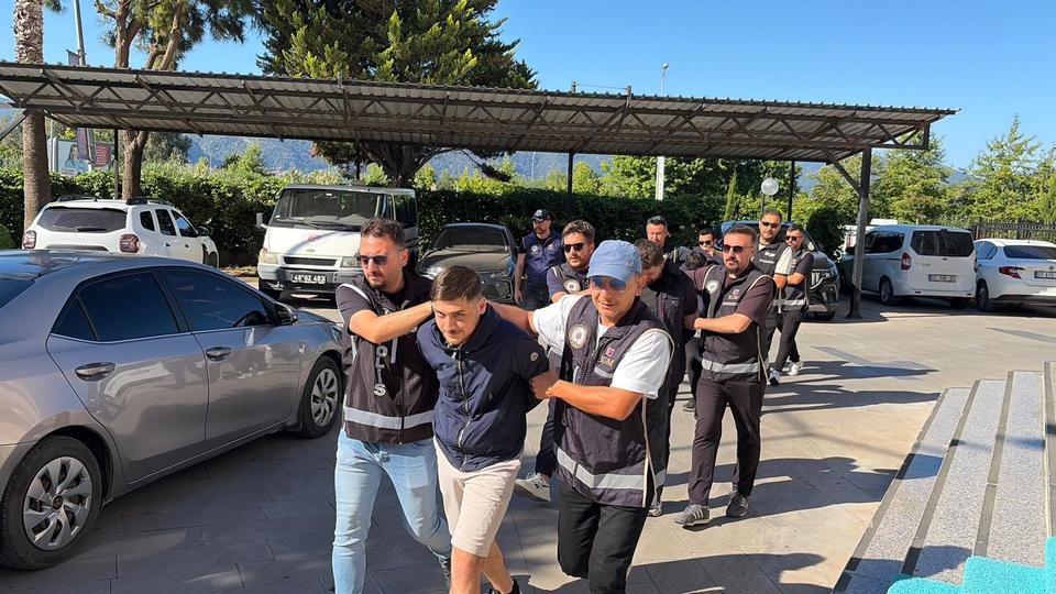 Belediye Başkanına silahlı saldırı soruşturmasında 5 kişi adliyede sevk edildi