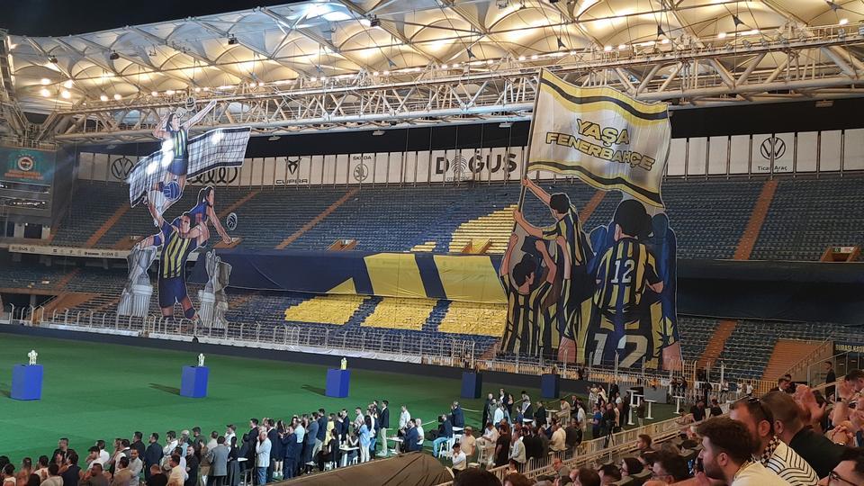 Fenerbahçe'nin 2025-2026 sezonu formalarının lansmanı yapıldı