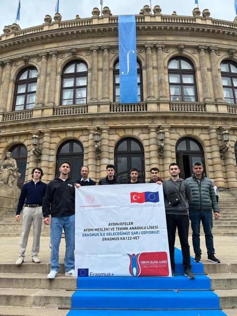 Aydınlı liselilerden uluslararası başarı