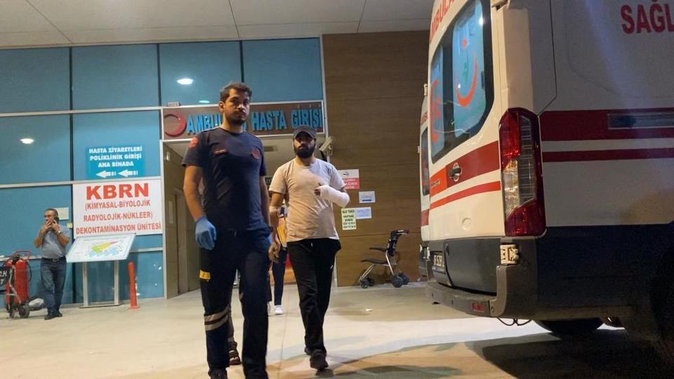 Çamaşır makinesini tamir etmeye çalıştı, kanlar İçinde Kaldı