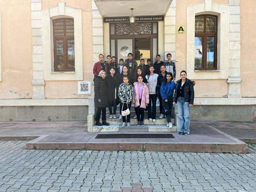 BALTAKÖY ORTAOKULU ÖĞRENCİLERİNE MESLEKİ EĞİTİM TANITILDI