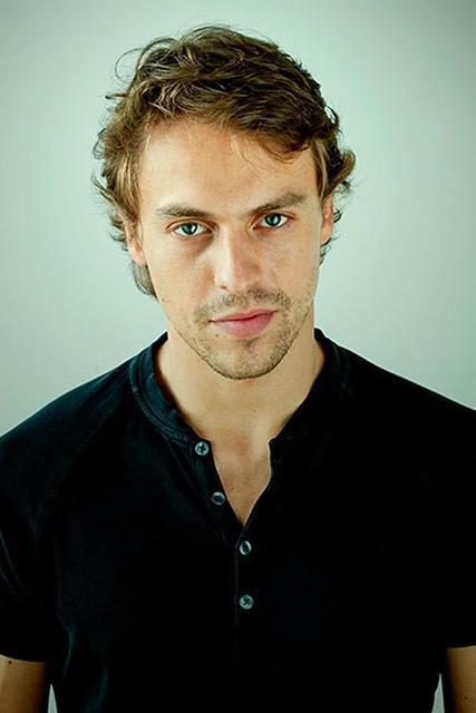 Metin Akdülger kimdir?