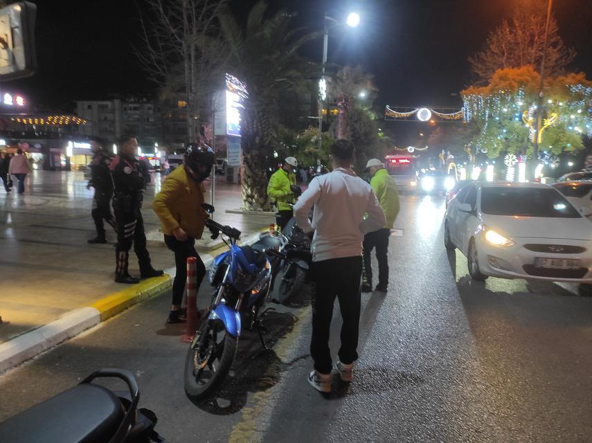 AYDIN'DA MOTOSİKLET DENETİMLERİ SIKLAŞTI