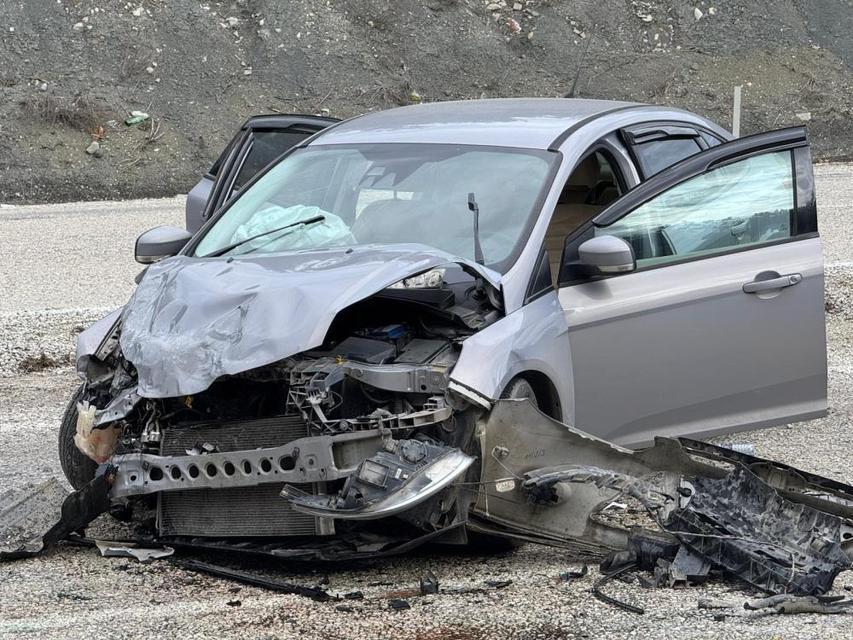 Karayolunda korkutan çarpışma: Eski başkan hastaneye kaldırıldı