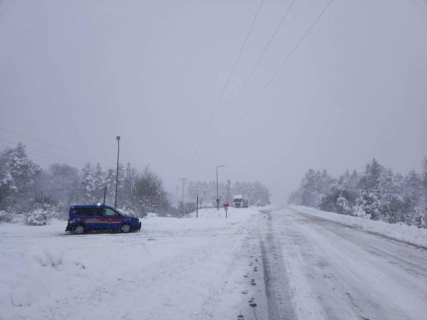 112 köy yolu ulaşıma kapandı