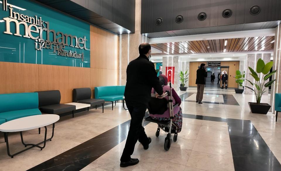 AYDIN ŞEHİR HASTANESİ HASTALARA HİZMET VERMEYE BAŞLADI