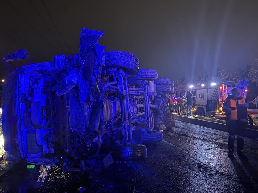 Beton mikseri zincirleme kazaya neden oldu: 2 ölü, 6 yaralı