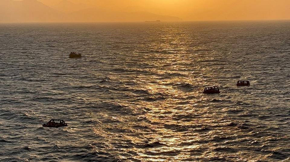 Ölüme itilen 20’si çocuk 86 düzensiz göçmen kurtarıldı