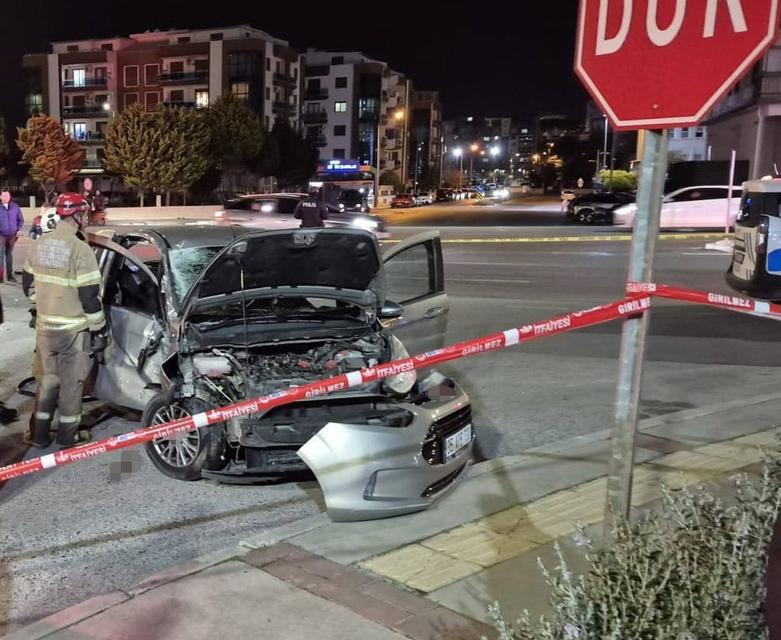 Motosiklet ile otomobil çarpıştı: 1 ölü, 2 yaralı